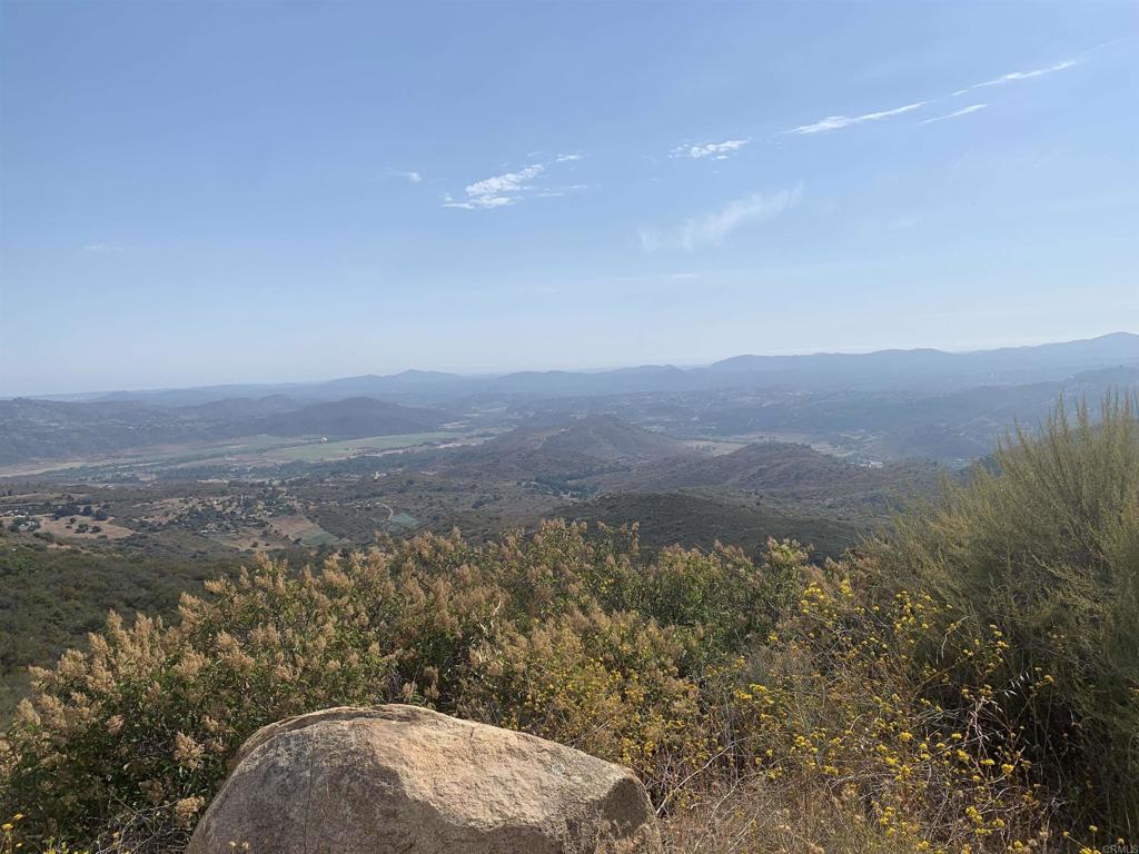 17484 Rockwood Road Escondido, CA 92027 - Photo 7 of 9