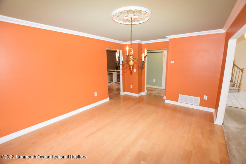 84 Daum Road Manalapan, NJ 07726 - Photo 11 of 50 11