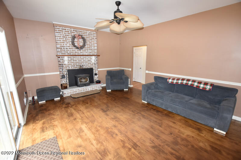 84 Daum Road Manalapan, NJ 07726 - Photo 20 of 50 20