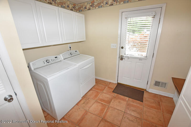 84 Daum Road Manalapan, NJ 07726 - Photo 23 of 50 23