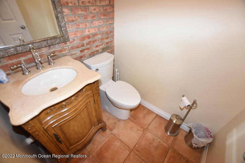 84 Daum Road Manalapan, NJ 07726 - Photo 25 of 50 25