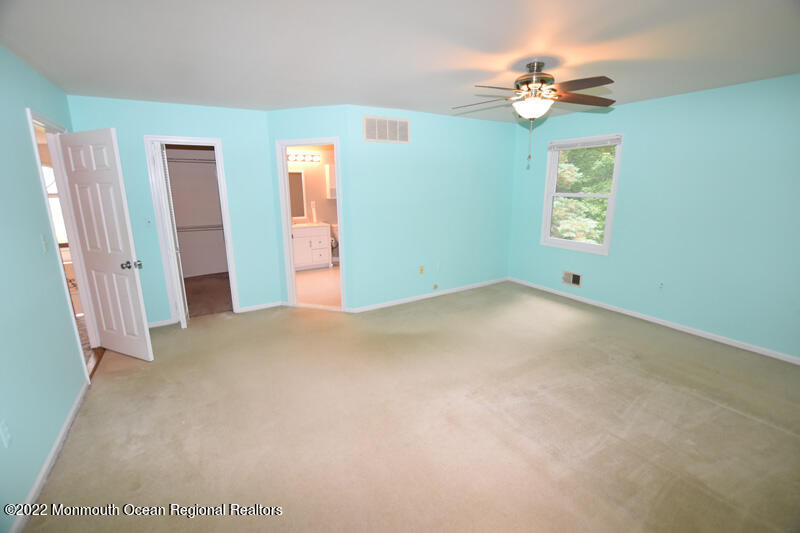 84 Daum Road Manalapan, NJ 07726 - Photo 31 of 50 a view of empty room with window