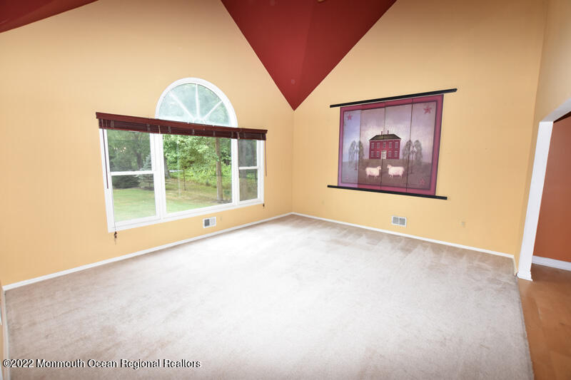 84 Daum Road Manalapan, NJ 07726 - Photo 5 of 50 5