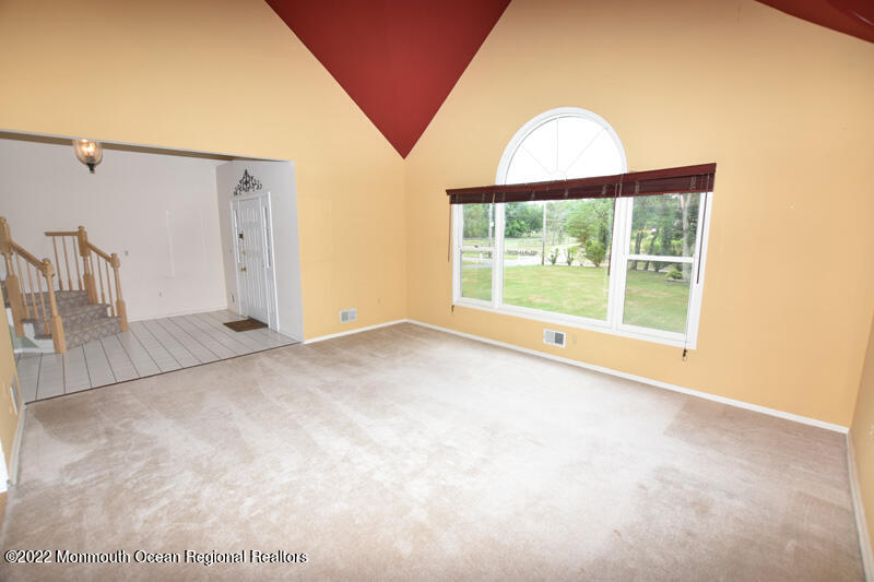 84 Daum Road Manalapan, NJ 07726 - Photo 6 of 50 6