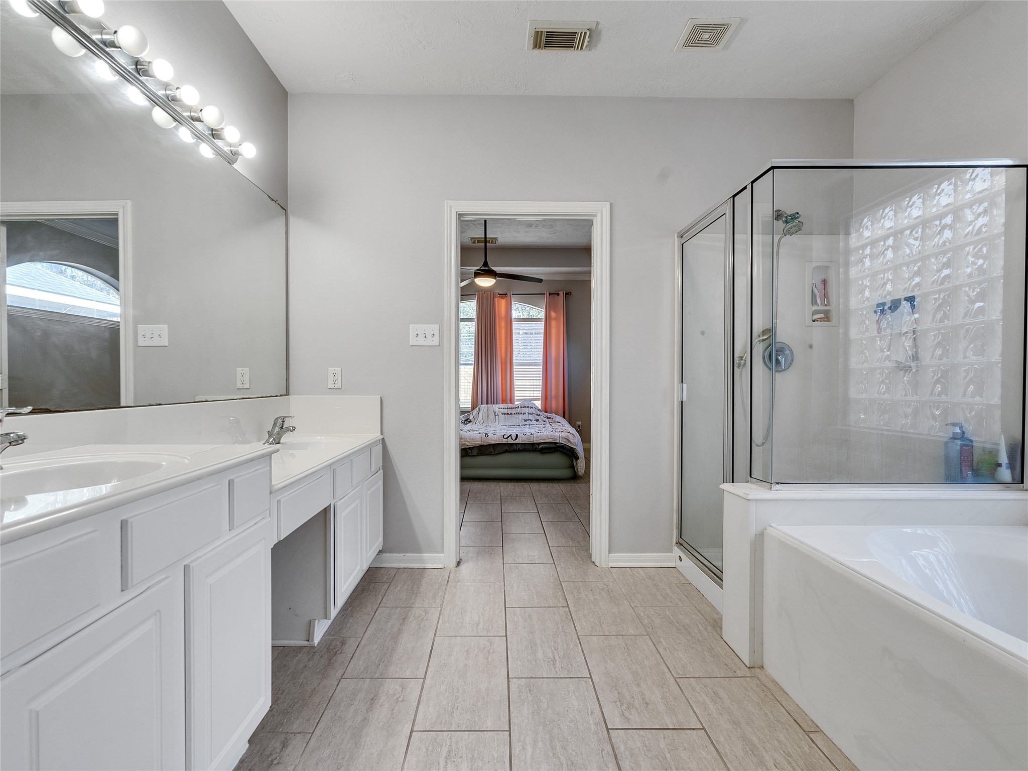 2615 Fern Lacy Drive Spring, TX 77388 - Photo 20 of 33 Another angle of the primary bath