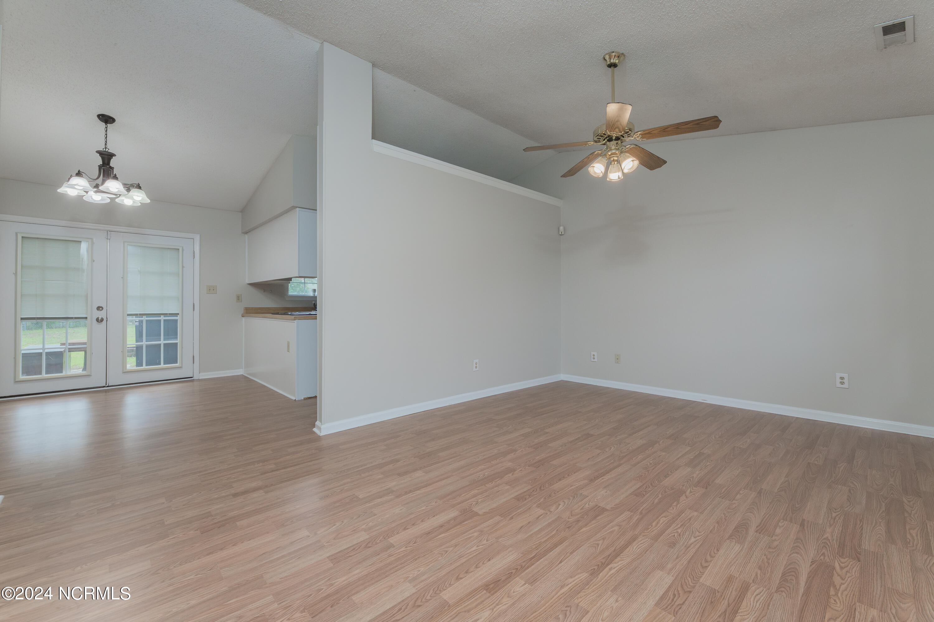 313 Timber Ridge Drive Hubert, NC 28539 - Photo 5 of 55 LivingRoom