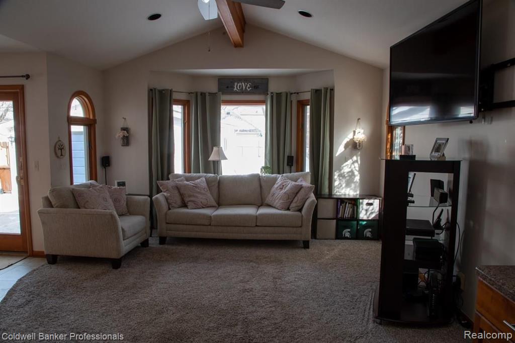1632 Hampton Road Grosse Pointe Woods, MI 48236 - Photo 12 of 20