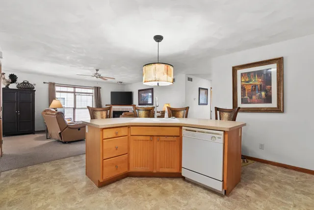 $347,900 | 637 Garfield Avenue, Evansville, WI 53536