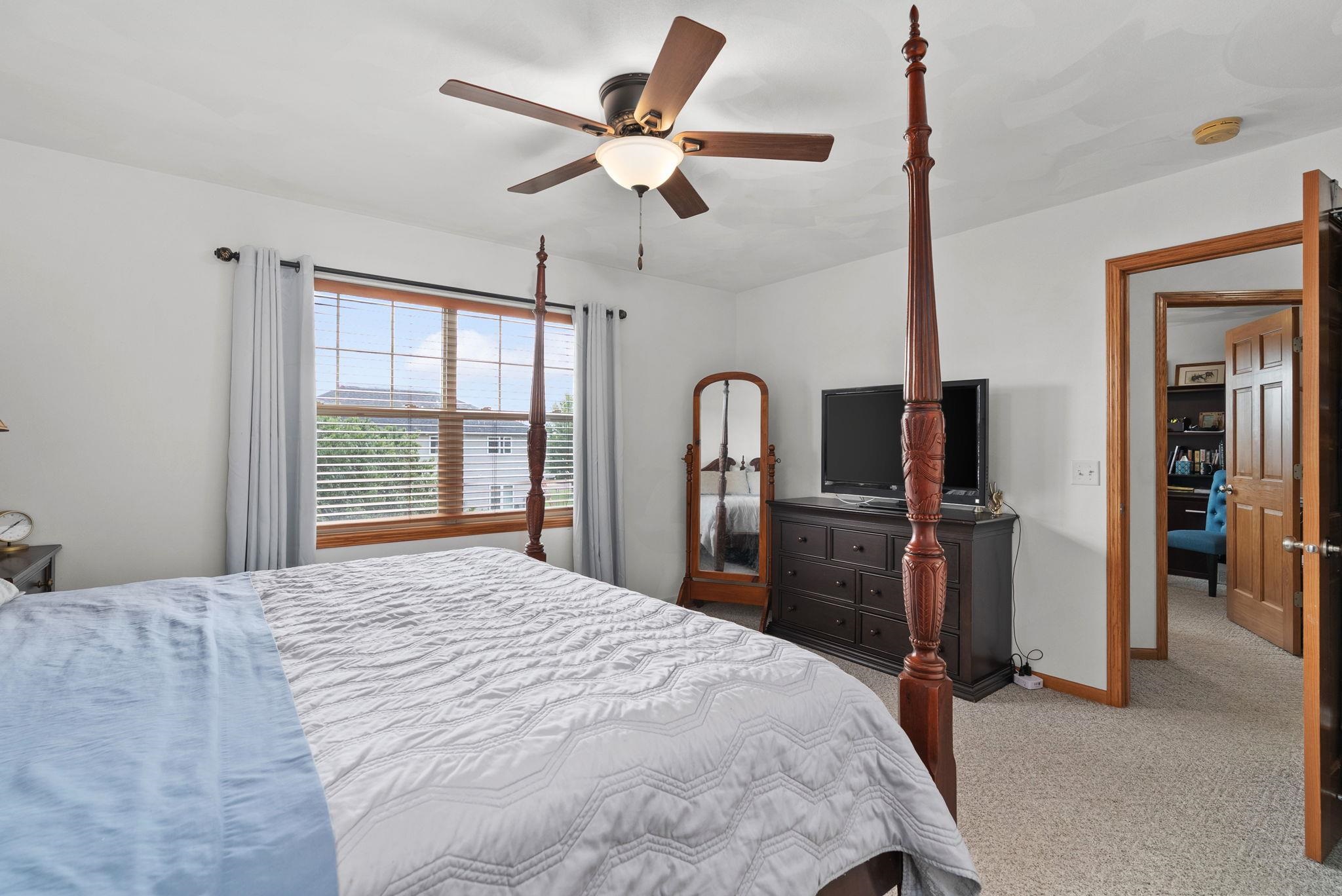 637 Garfield Avenue Evansville, WI 53536 - Photo 17 of 34