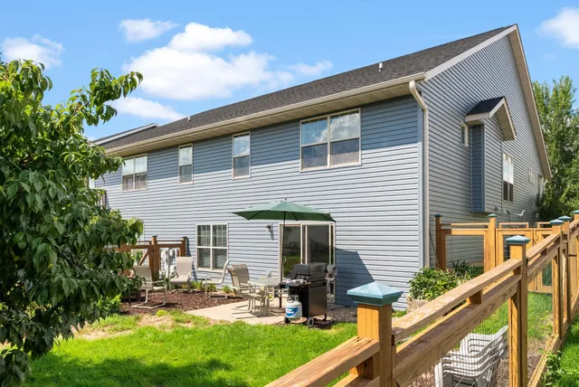 $347,900 | 637 Garfield Avenue, Evansville, WI 53536