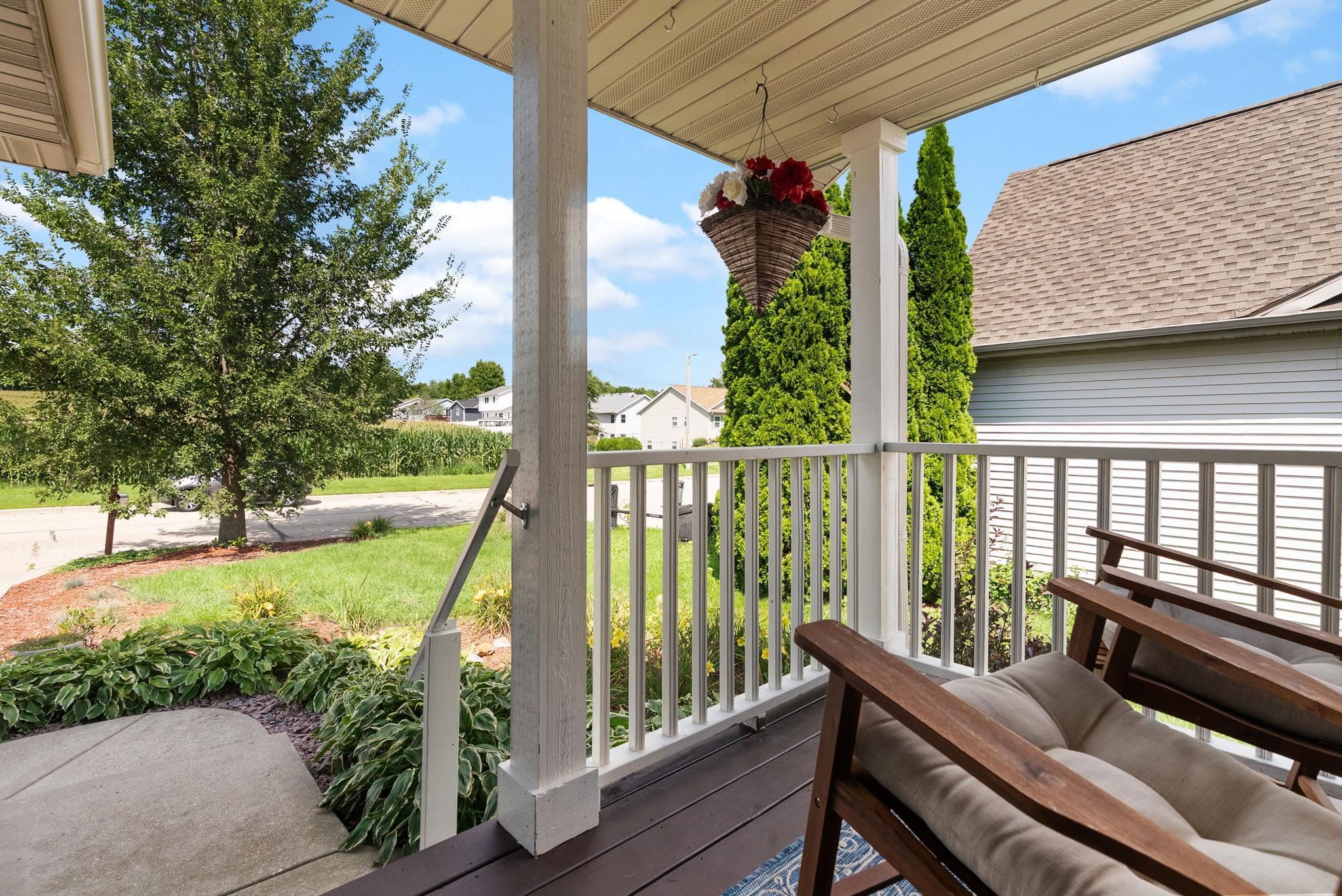 637 Garfield Avenue Evansville, WI 53536 - Photo 5 of 34