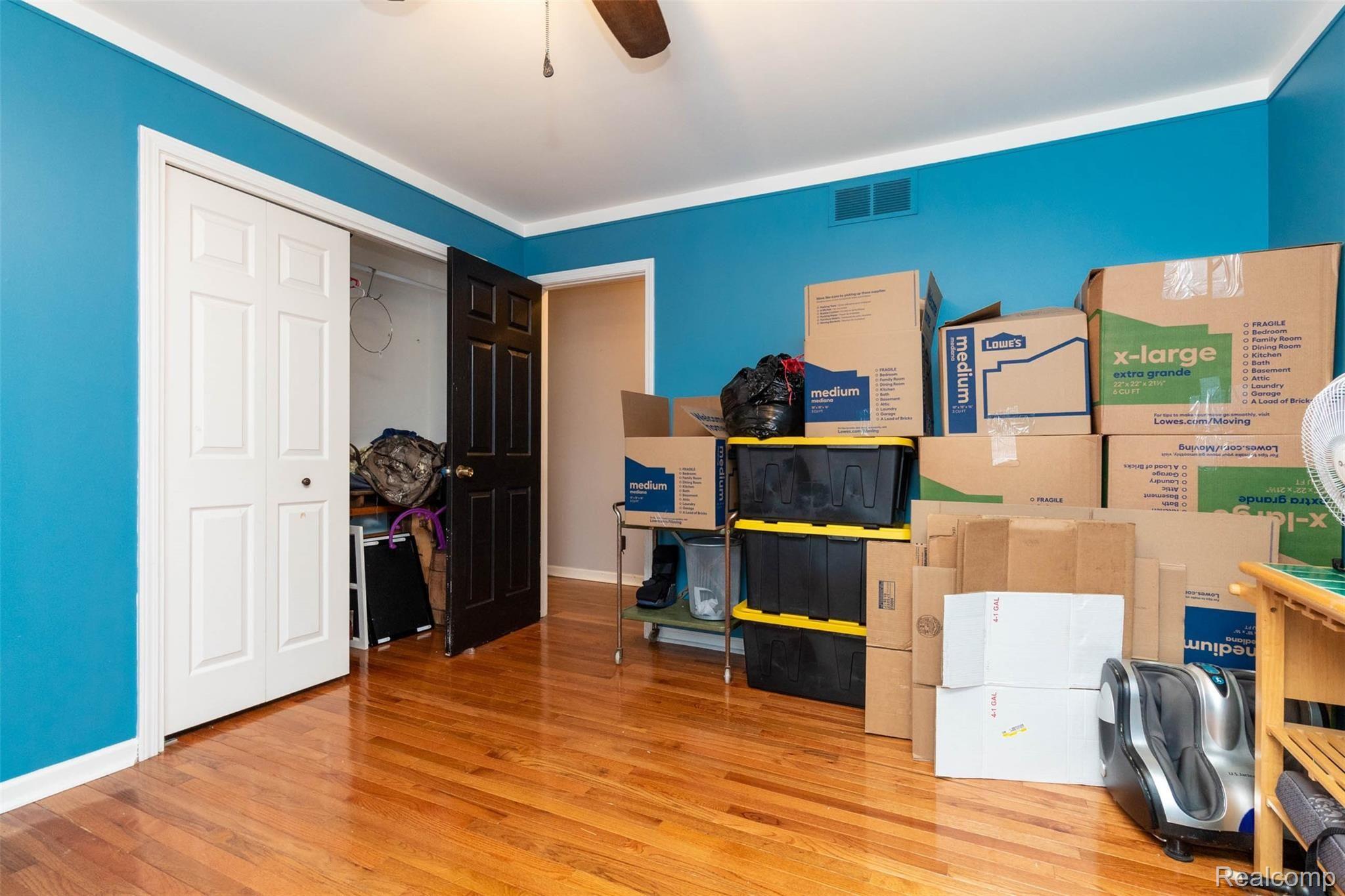 10695 Roberts Road Stockbridge, MI 49285 - Photo 28 of 60 interior (21).jpg