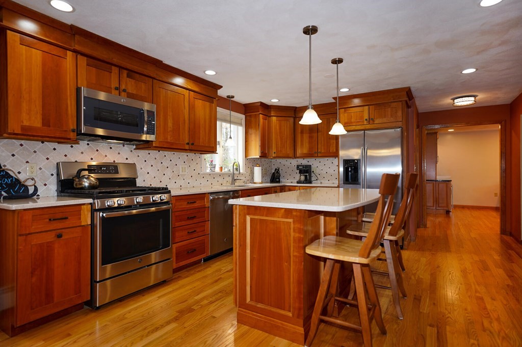 7 Natalie Road Chelmsford, MA 01824 - Photo 7 of 31 Gallery Image 7