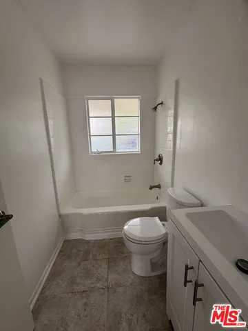 $1,845 | 220 North Louise Street, Unit B, Glendale, CA 91206
