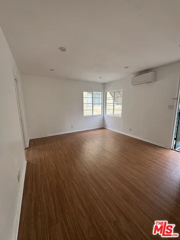 $1,845 | 220 North Louise Street, Unit B, Glendale, CA 91206