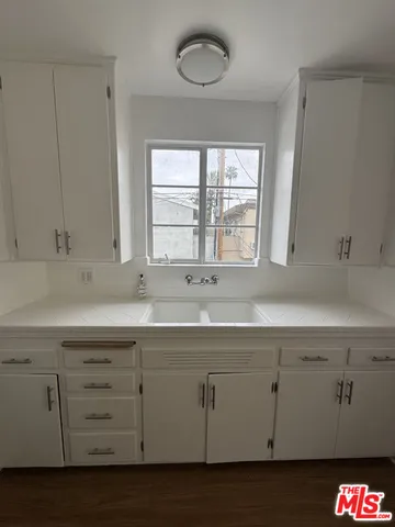 $1,845 | 220 North Louise Street, Unit B, Glendale, CA 91206