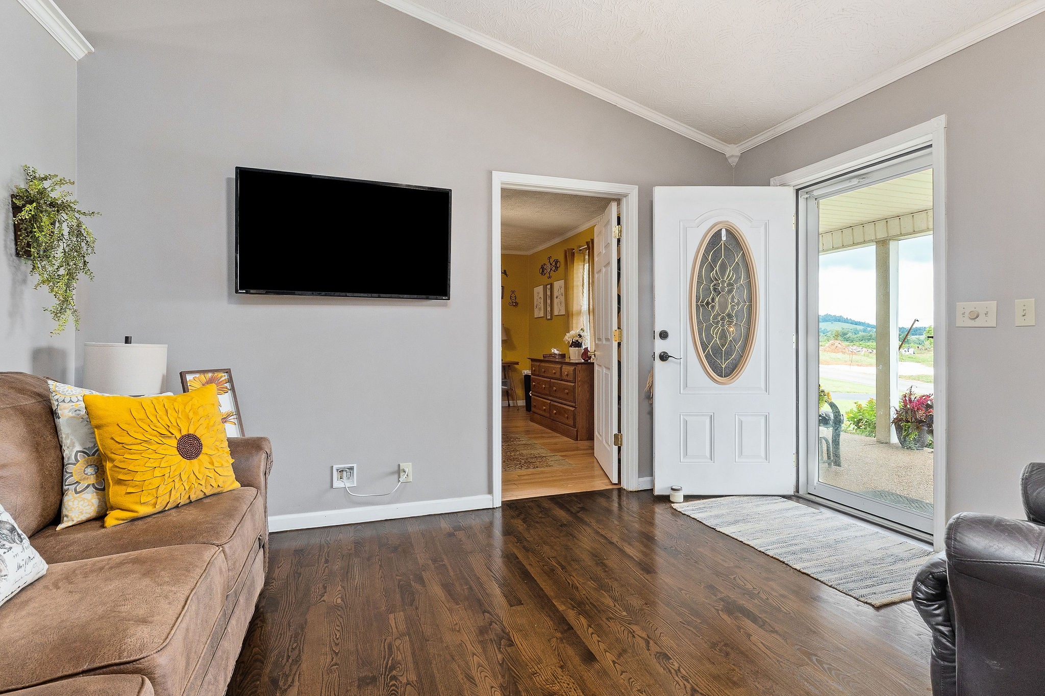 126 Ozone Road Monroe, TN 38573 - Photo 18 of 40 a living room with furniture and a flat screen tv