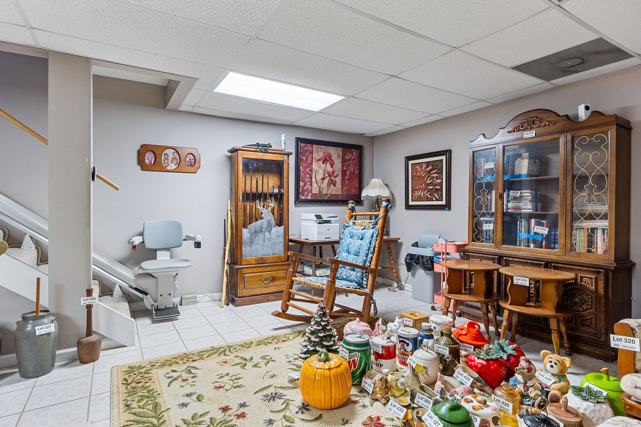 126 Ozone Road Monroe, TN 38573 - Photo 34 of 40 a living room filled with furniture