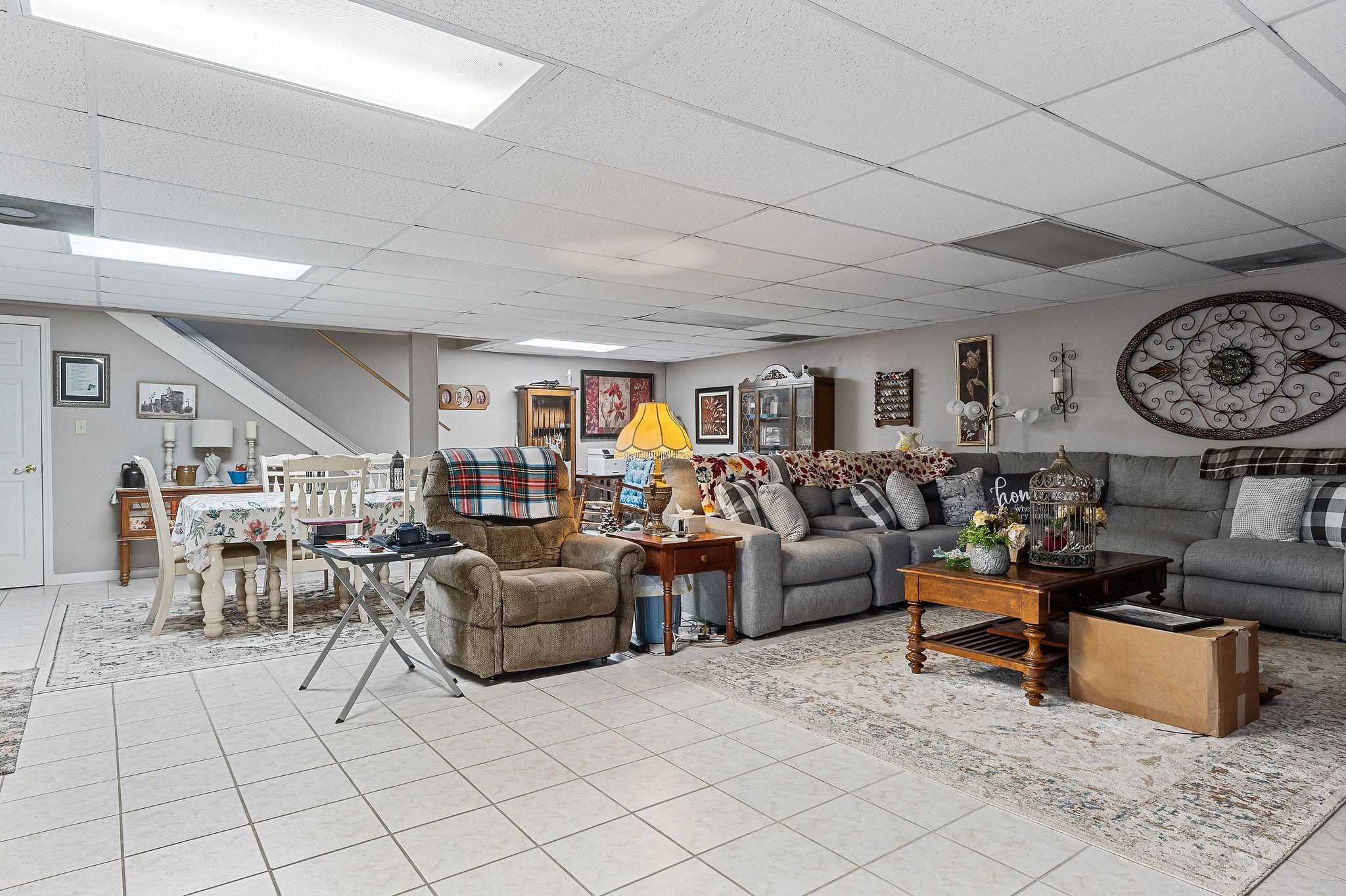 126 Ozone Road Monroe, TN 38573 - Photo 36 of 40 a living room with furniture and a clock