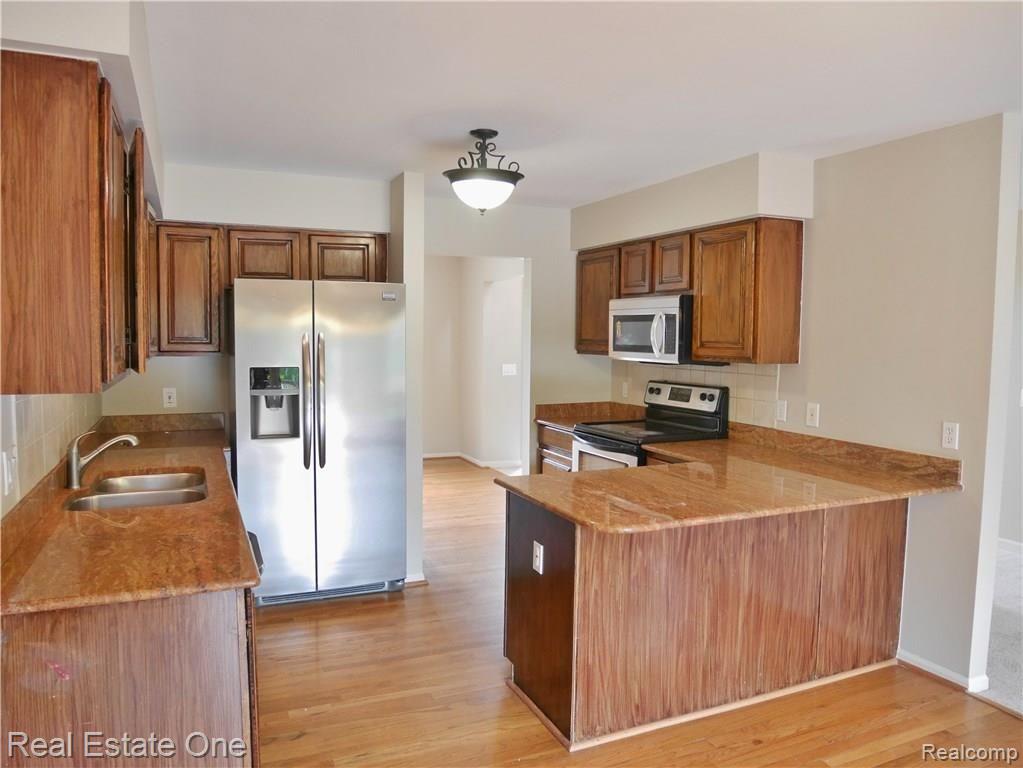 2592 Brilliance Rochester Hills, MI 48309 - Photo 10 of 28
