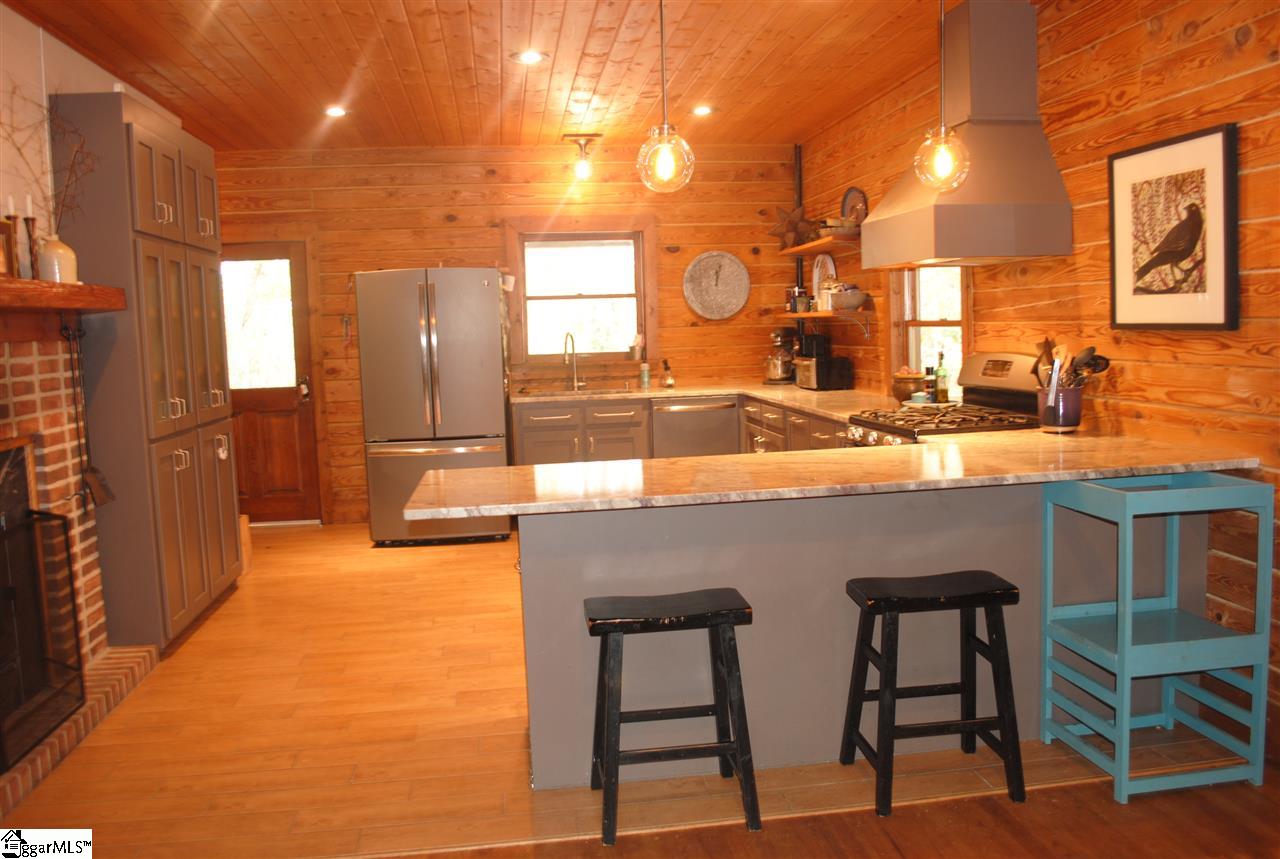 253 East Preston McDaniel Road Pickens, SC 29671 - Photo 2 of 35