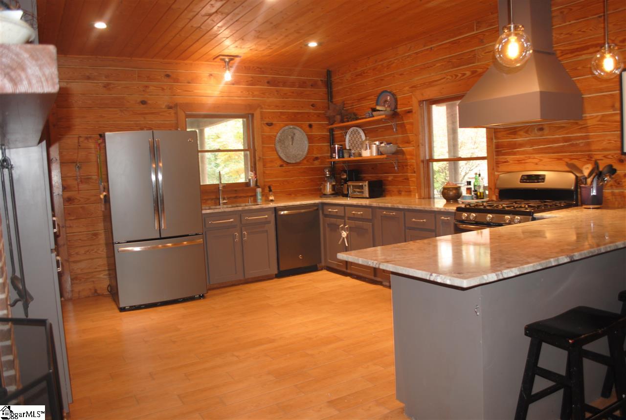 253 East Preston McDaniel Road Pickens, SC 29671 - Photo 3 of 35