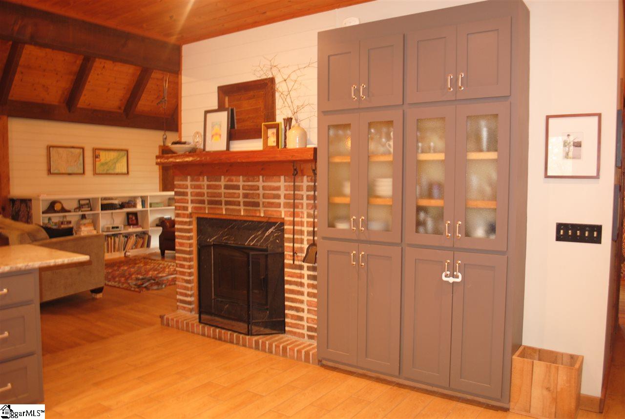 253 East Preston McDaniel Road Pickens, SC 29671 - Photo 5 of 35