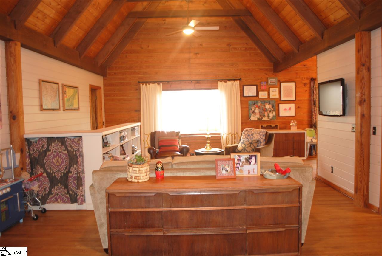 253 East Preston McDaniel Road Pickens, SC 29671 - Photo 9 of 35