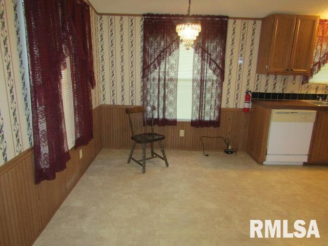 731 Bohn Street Rosiclare, IL 62982 - Photo 10 of 32