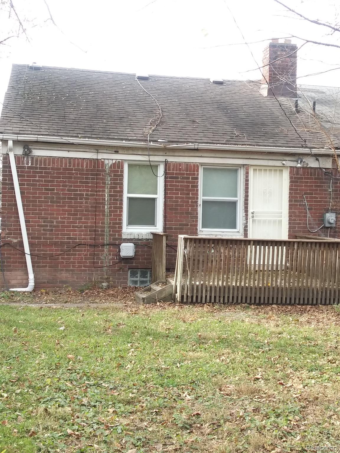 20468 Meyers Road Detroit, MI 48235 - Photo 15 of 17 Rear of home