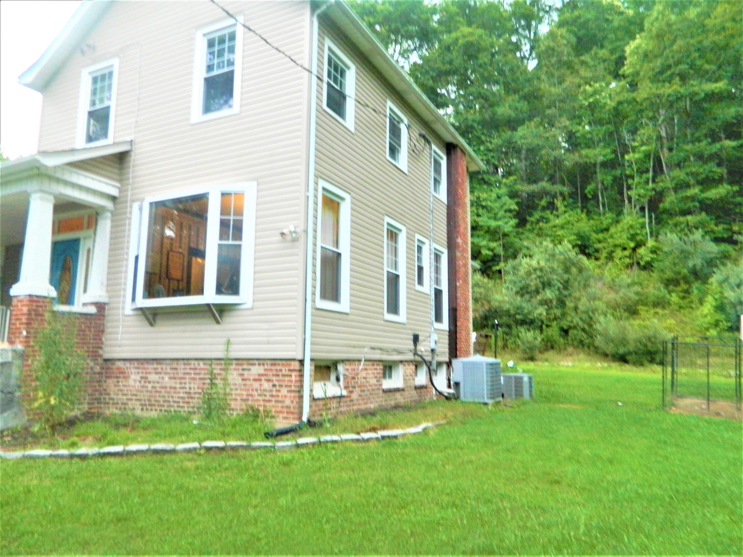 715 Exeter Road Appalachia, VA 24216 - Photo 5 of 97 DSCN2715 (2)