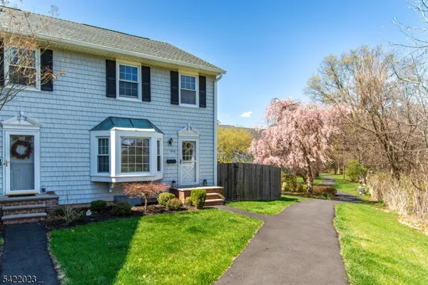 $395,000 | 1706 William And Mary Common, Hillsborough, NJ 08844