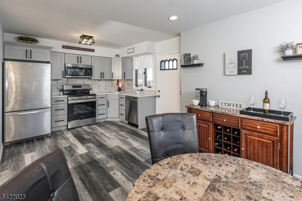 $395,000 | 1706 William And Mary Common, Hillsborough, NJ 08844