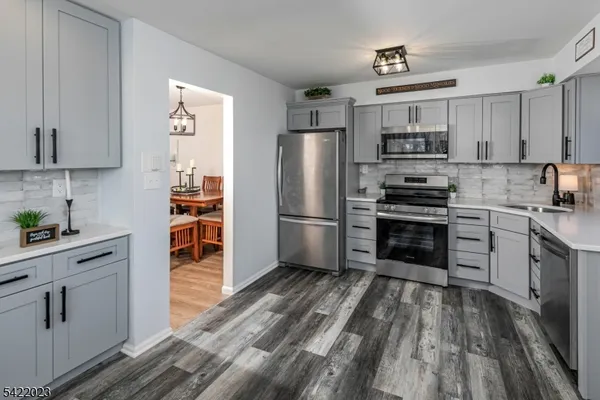 $395,000 | 1706 William And Mary Common, Hillsborough, NJ 08844
