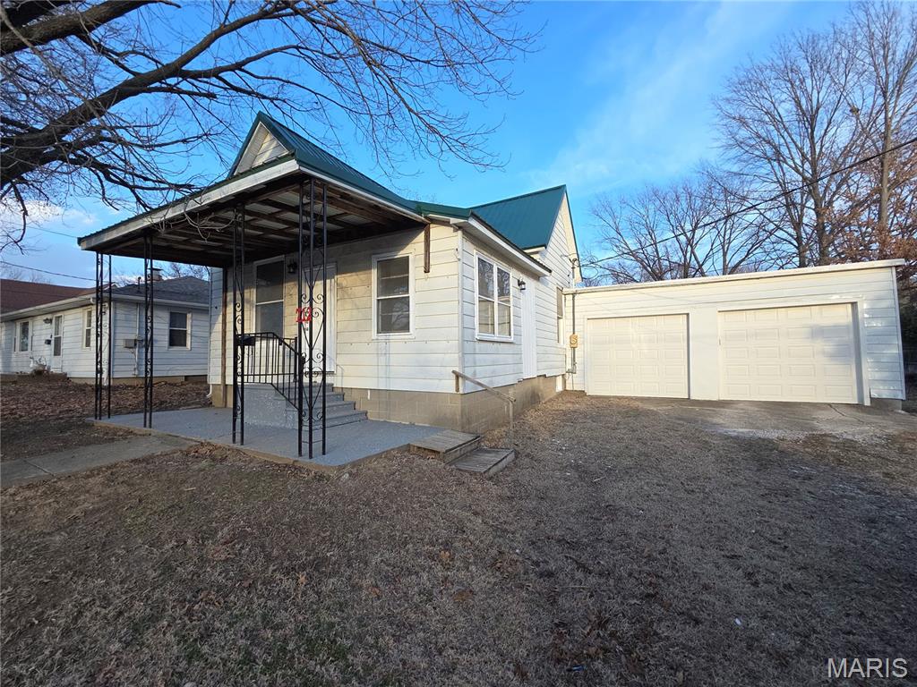 712 North Main Street Marissa, IL 62257 - Photo 1 of 53