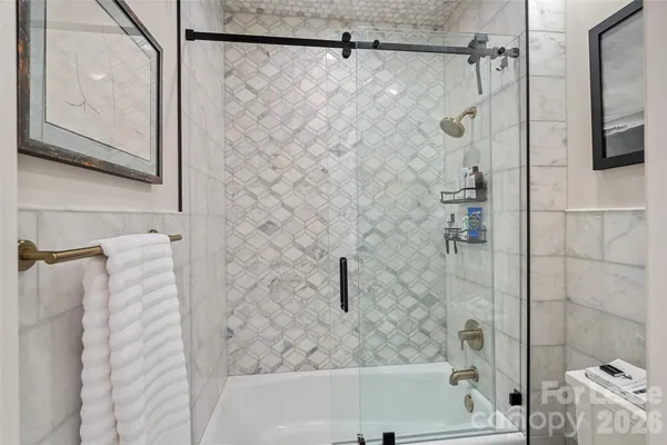 $3,200 | 310 Arlington Avenue, Unit 205, Charlotte, NC 28203