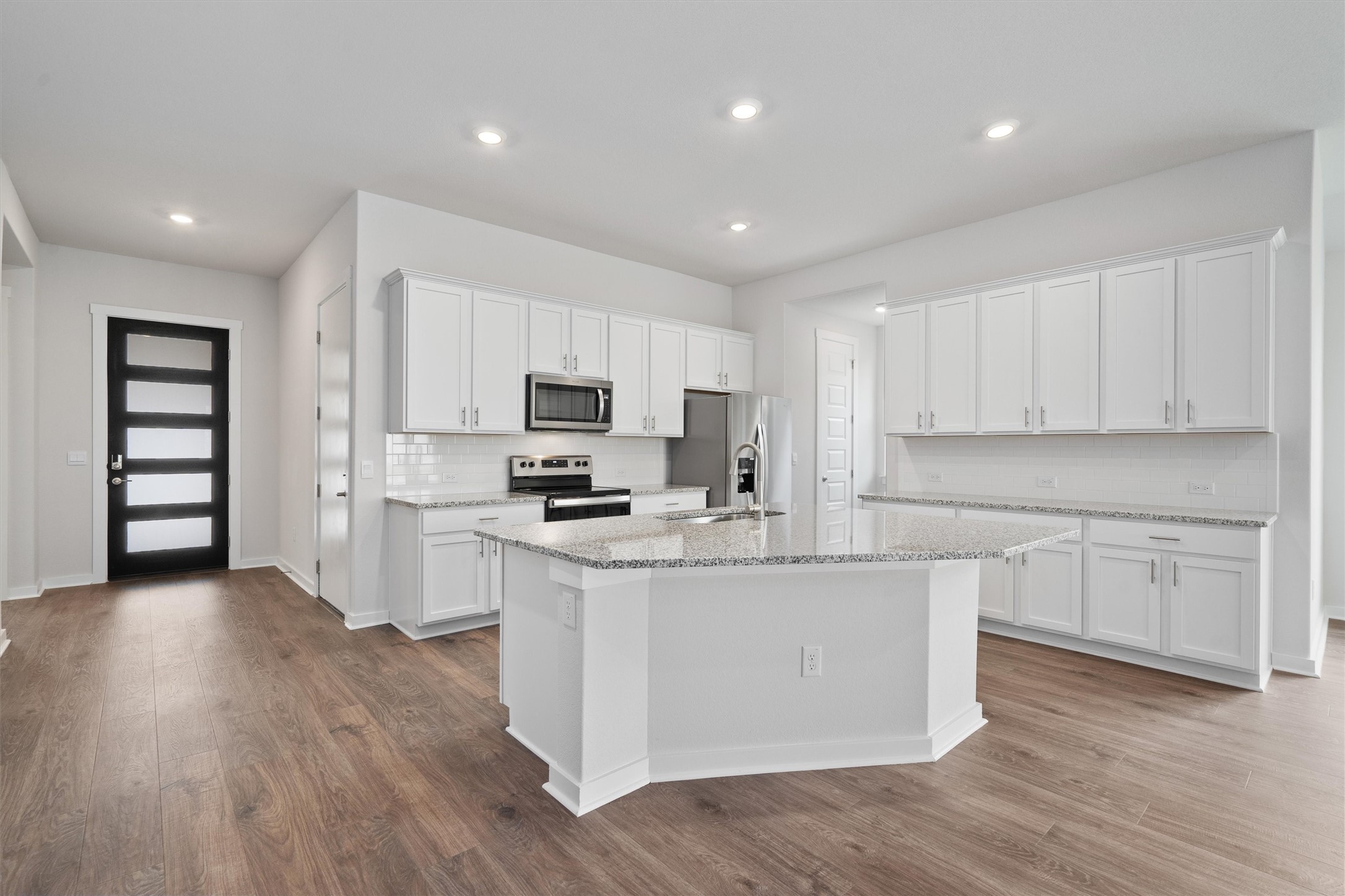 305 Barton Run Drive Georgetown, TX 78628 - Photo 2 of 20