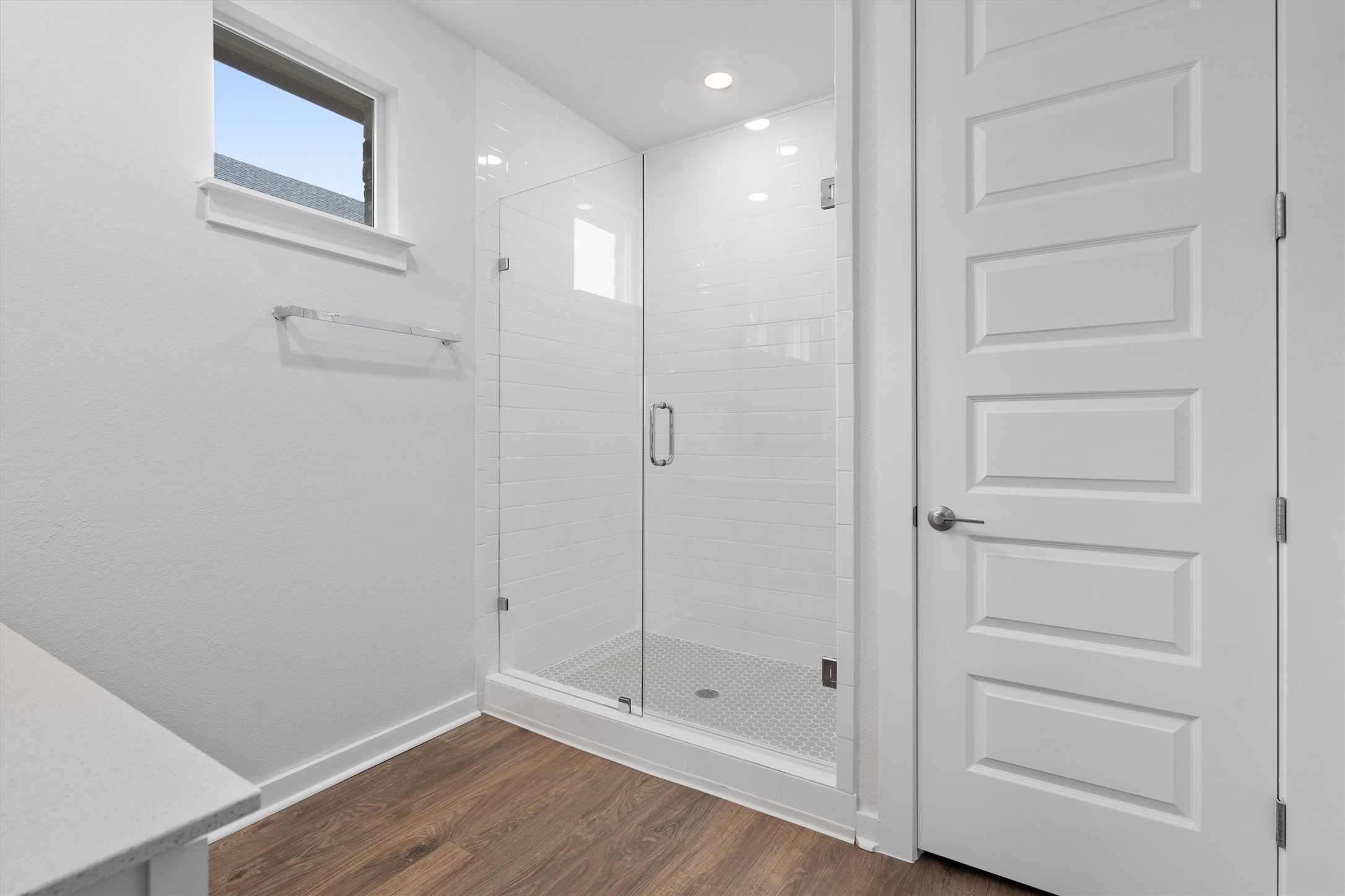 305 Barton Run Drive Georgetown, TX 78628 - Photo 9 of 20 Primary Bathroom