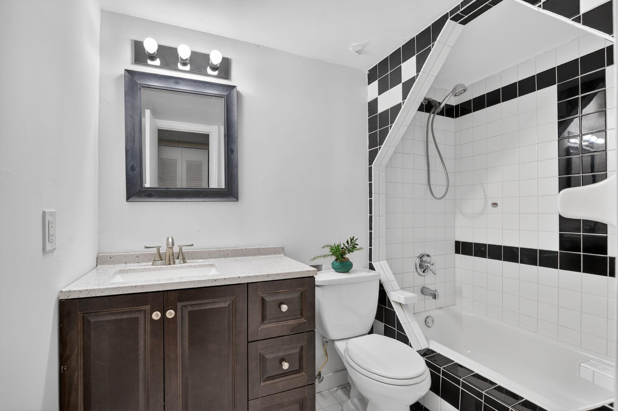 9220 Southwest 3rd Street, Unit 907 Boca Raton, FL 33428 - Photo 26 of 34 25-web-or-mls-DSC_2270