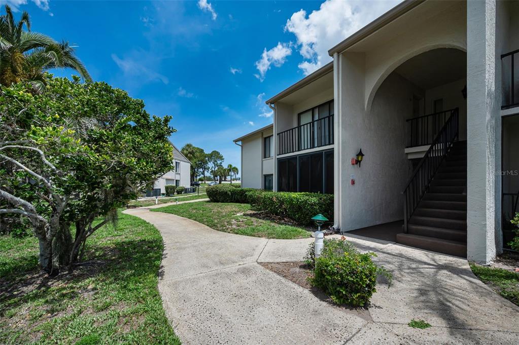 1870 Pine Ridge Way West, Unit G1 Palm Harbor, FL 34684 - Photo 11 of 77
