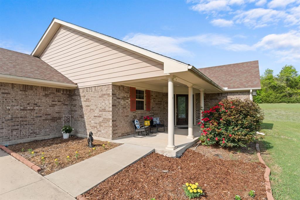 254 Jackson Road Whitewright, TX 75491 - Photo 12 of 40 Front porch