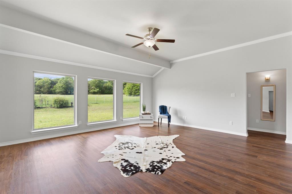 254 Jackson Road Whitewright, TX 75491 - Photo 19 of 40 Large living space