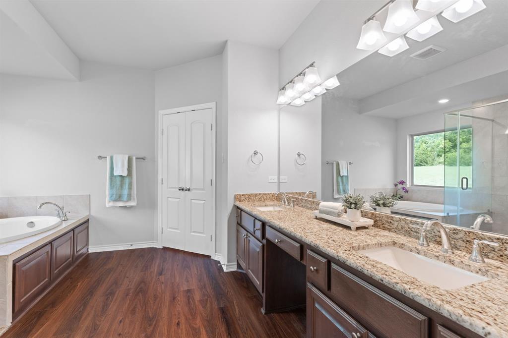 254 Jackson Road Whitewright, TX 75491 - Photo 28 of 40 Primary bathroom