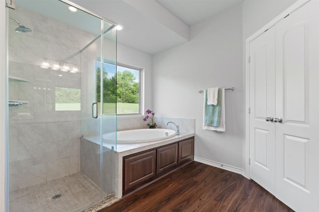 254 Jackson Road Whitewright, TX 75491 - Photo 29 of 40 Primary bathroom