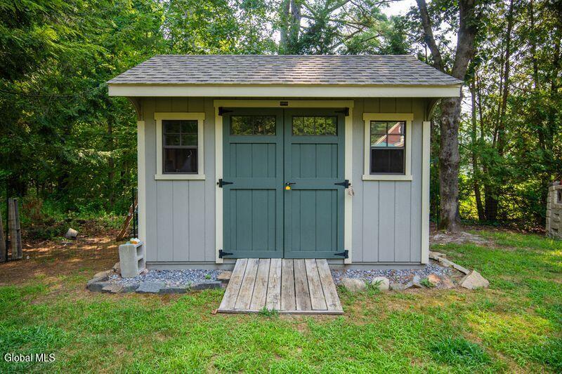 129 Pitcher Road Queensbury, NY 12804 - Photo 12 of 41 RDugqYEw
