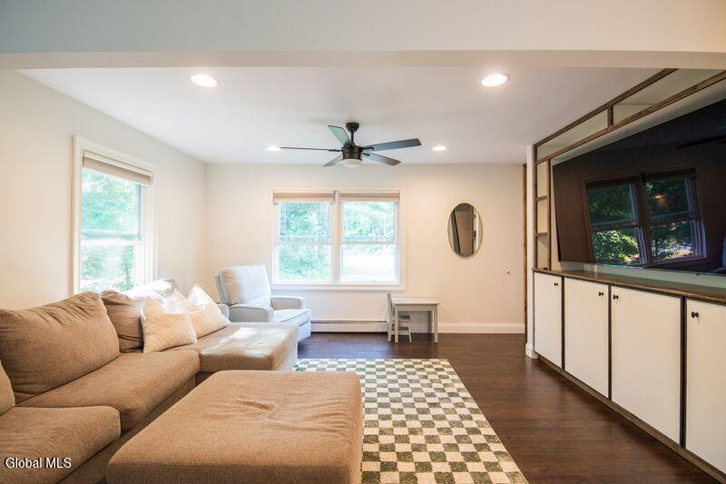 129 Pitcher Road Queensbury, NY 12804 - Photo 14 of 41 uQB4dpJQ