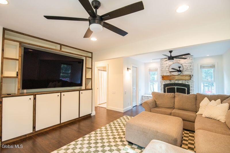 129 Pitcher Road Queensbury, NY 12804 - Photo 15 of 41 j0iXjcog