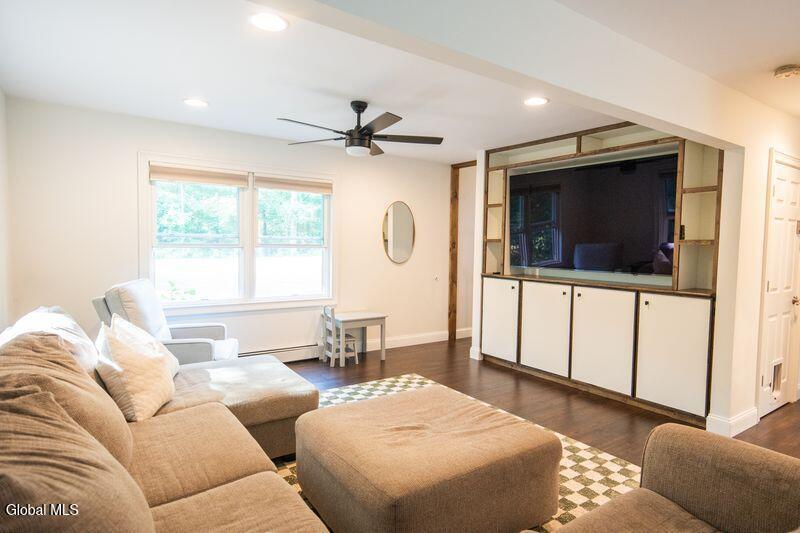 129 Pitcher Road Queensbury, NY 12804 - Photo 16 of 41 O9AB4nqA