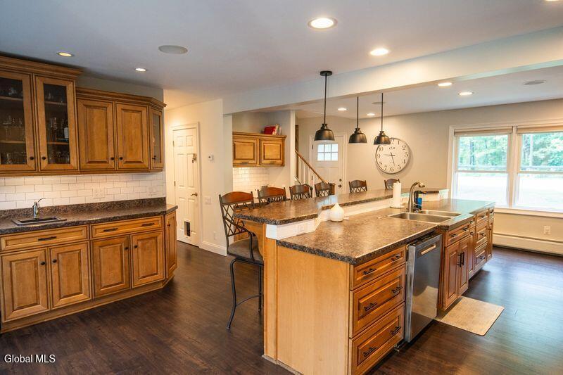 129 Pitcher Road Queensbury, NY 12804 - Photo 19 of 41 5TayMNSg