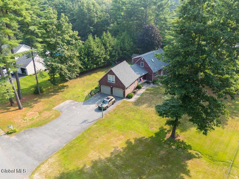 129 Pitcher Road Queensbury, NY 12804 - Photo 2 of 41 HcpMQmag